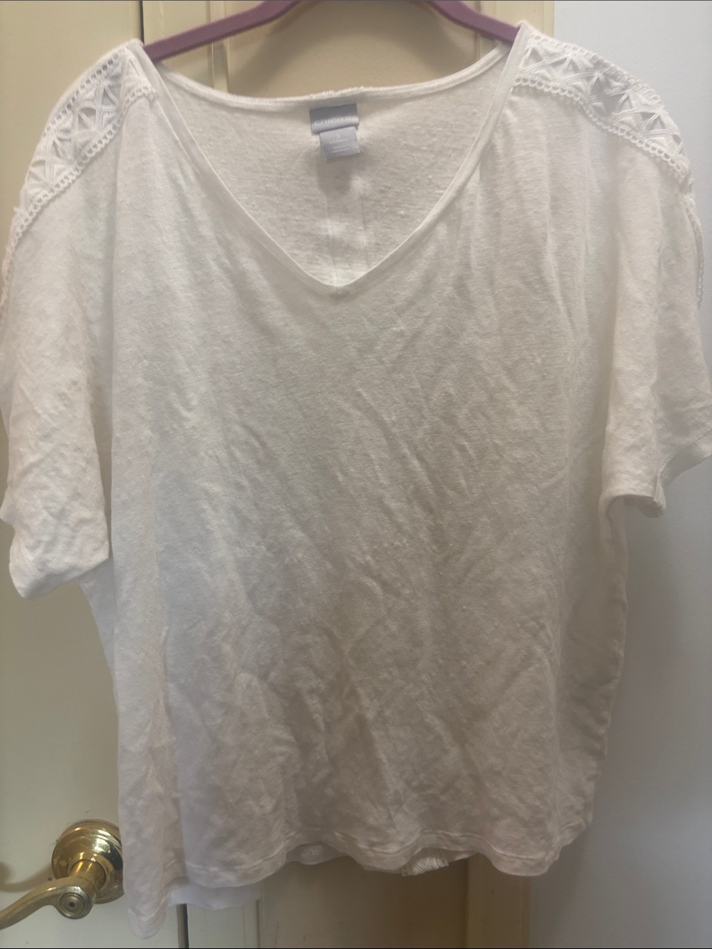 Chico's White V-Neck Short Sleeve Tee with Lace-Trim Shoulders